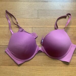 Like new Victoria’s Secret push up bra.